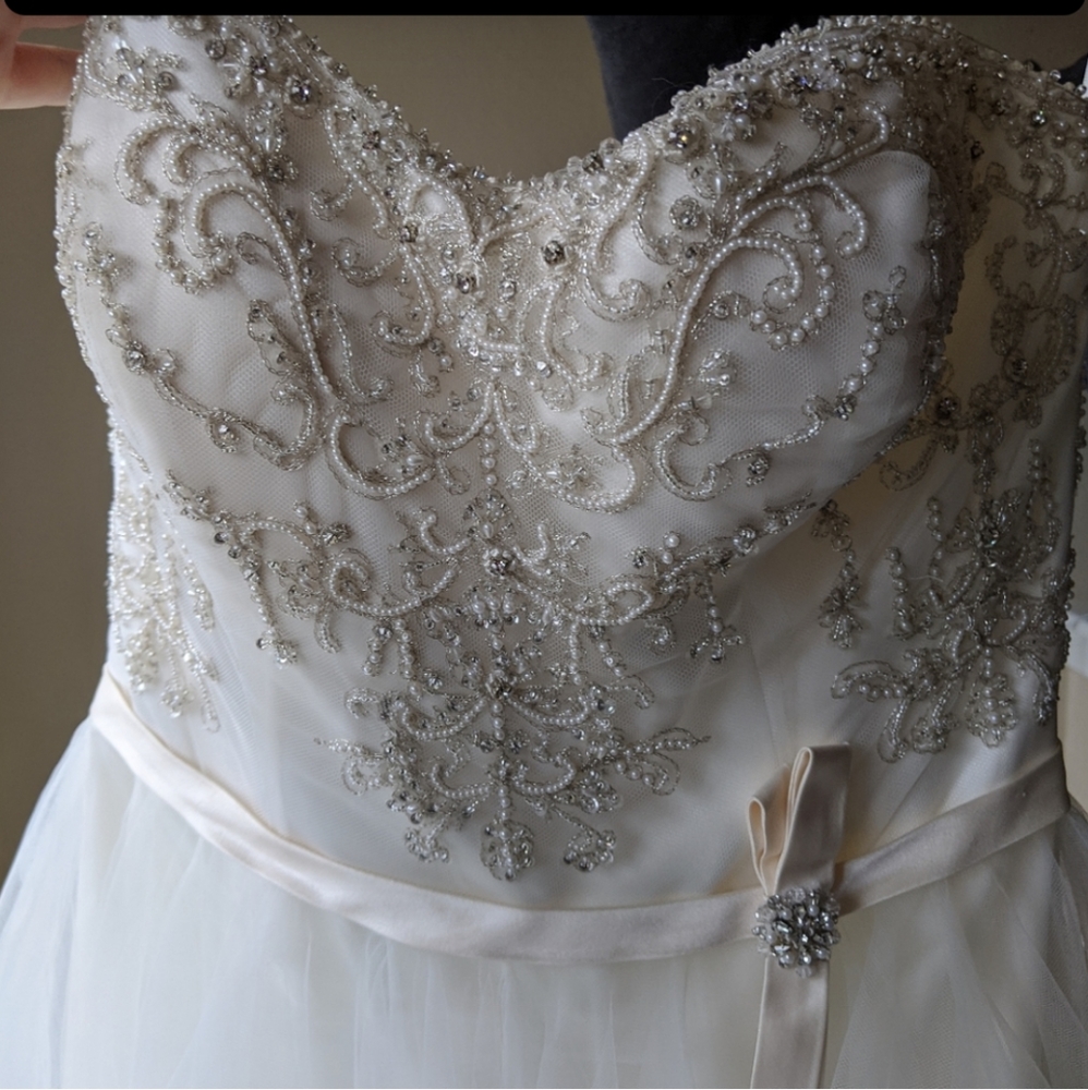 casablance size 12 wedding dress - princess tulle